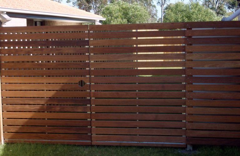 Horizontal Slats Privacy Screen